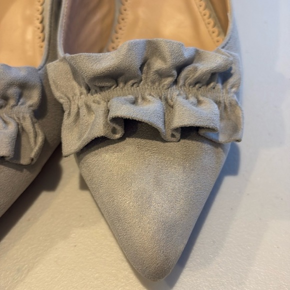 Journee Collection- Sabree suede pointed toe  Gray Ruffle kitten heels. Size 11 - Picture 6 of 12